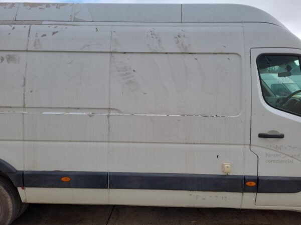 RENAULT MASTER X62 09/2011-2024 RIGHT FRONT RUBBER SEAL - Image 21