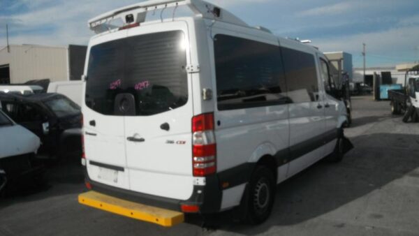 MERCEDES BENZ SPRINTER 10/2006-04/2018 SET OF 4 GLOWPLUGS VAN - Image 2