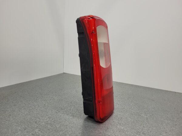 VOLKSWAGEN CRAFTER SY1 08/2017-2023 COMPLETE UNIT GENUINE LEFT TAILLIGHT IN BODY - Image 2