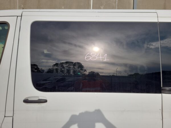 MERCEDES BENZ SPRINTER VS30 05/2018-2024 LEFT FRONT RUBBER SEAL - Image 8