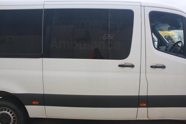 MERCEDES BENZ SPRINTER VS30 05/2018-2024 RIGHT REAR SLIDING DOOR WITH GLASS - Image 6
