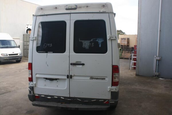 MERCEDES BENZ SPRINTER 02/1998-10/2006 FRONT PANEL RIGHT HEADLIGHT SURROUND - Image 26