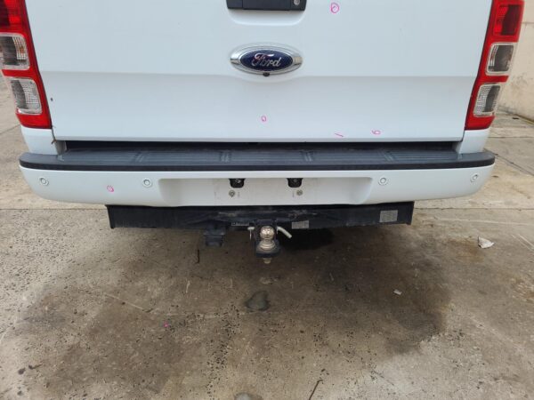 FORD RANGER PX 06/2011-04/2022 TAILGATE HANDLE BLACK W/ LOCKING TYPE - Image 9