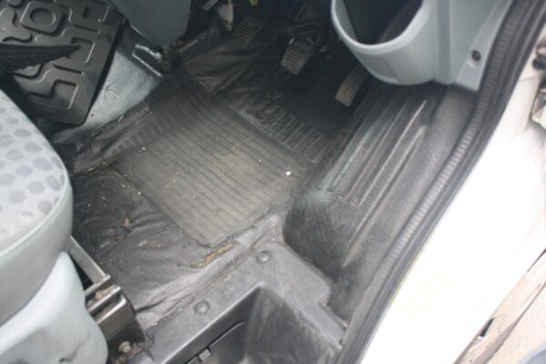 FORD TRANSIT VM 07/2006-02/2014 CARPET LEFT WHEEL ARCH SECTION - Image 9