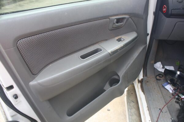 TOYOTA HILUX 02/2005-08/2015 LEFT FRONT POWER WINDOW SWITCH - Image 11