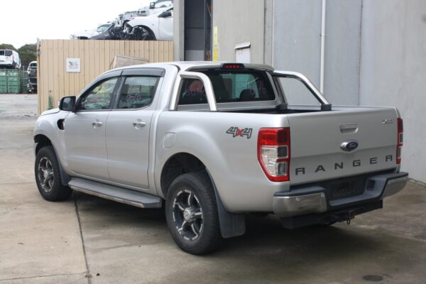 FORD RANGER PX SERIES 2 06/2015-06/2018 FRONT CAMERA INTERIOR MIRROR MOUNTED - Image 7