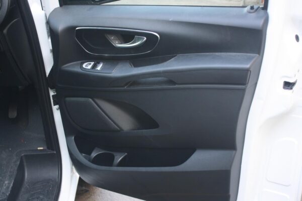 MERCEDES BENZ VITO 447 03/2015-2024 TRIM PANEL OUTER DASH VENTS CIRCULAR TYPE - Image 9