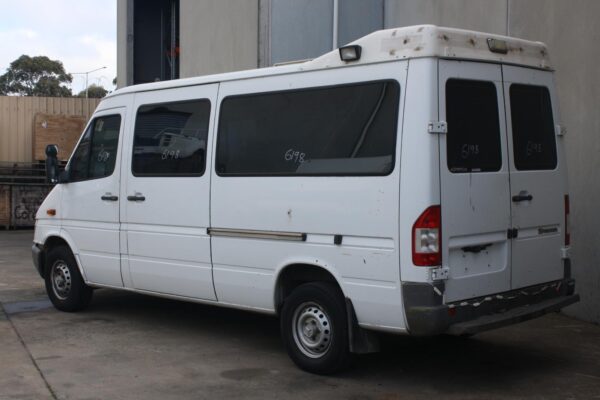 MERCEDES BENZ SPRINTER 02/1998-10/2006 FRONT PANEL RIGHT HEADLIGHT SURROUND - Image 25