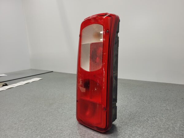 VOLKSWAGEN CRAFTER SY1 08/2017-2023 COMPLETE UNIT GENUINE LEFT TAILLIGHT IN BODY - Image 3