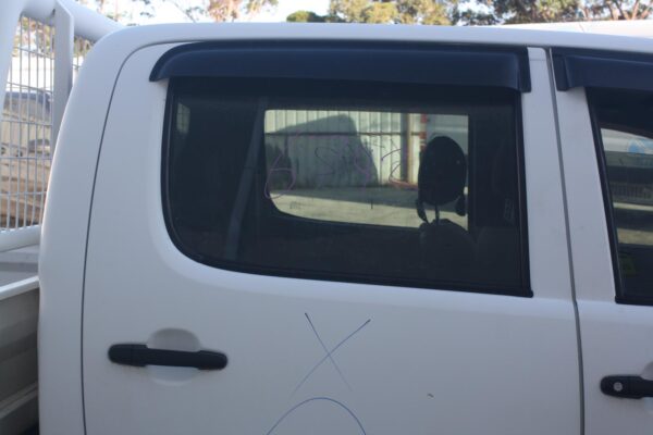 TOYOTA HILUX 02/2005-08/2015 POWER WINDOW SWITCH RIGHT REAR - Image 9