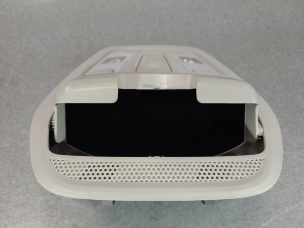 LDV DELIVER 9 07/2020-2024 COURTESY LIGHT FRONT - Image 4