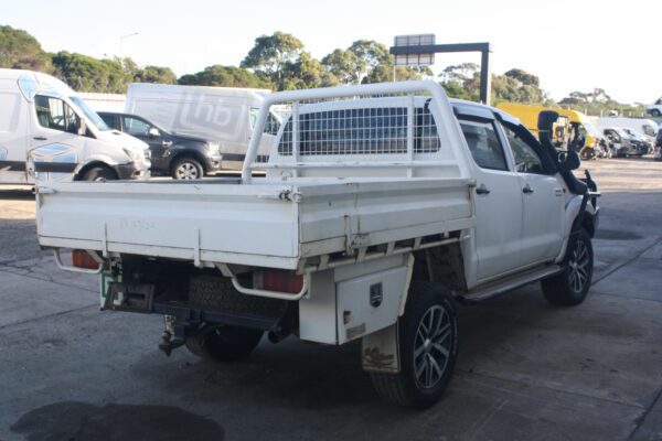 TOYOTA HILUX 09/2011-08/2015 BODY SEAL RUBBER LEFT FRONT DOOR - Image 16