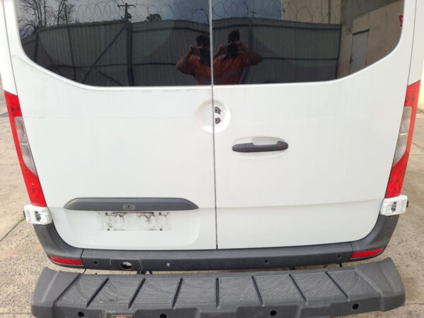 MERCEDES BENZ SPRINTER VS30 05/2018-ON UPPER RIGHT BARN DOOR HINGE 270 DEGREE - Image 24