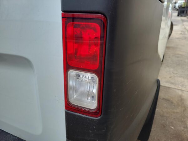 RENAULT TRAFIC X82 01/2015-ON RIGHT TAILLIGHT IN BUMPER REFLECTOR - Image 16