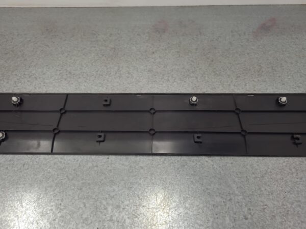 LDV DELIVER 9 07/2020-ON RIGHT FRONT DOOR MOULD REAR - Image 4