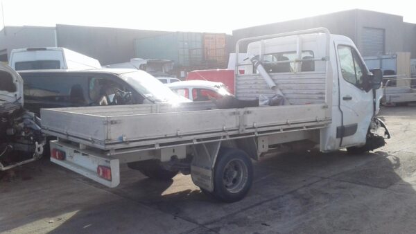 RENAULT MASTER X62 09/2011-2024 REAR BUMPER BAR NON PARK SENSOR TYPE - Image 4