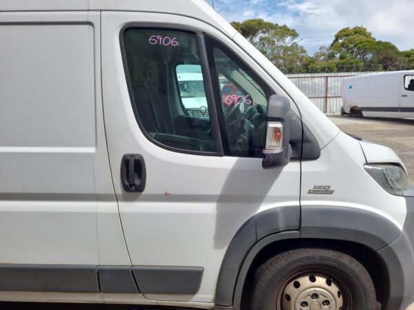 FIAT DUCATO 11/2006-2024 RIGHT FRONT 1/4 DOOR GLASS VAN - Image 8