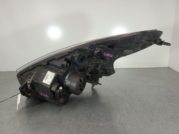 RENAULT TRAFIC X82 01/2015-12/2021 RIGHT HEADLAMP W/ HALOGEN TYPE - Image 6