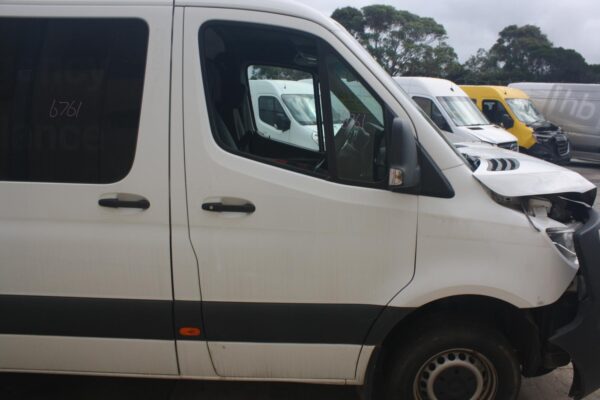 MERCEDES BENZ SPRINTER VS30 05/2018-2024 RIGHT REAR SLIDING DOOR WITH GLASS - Image 14