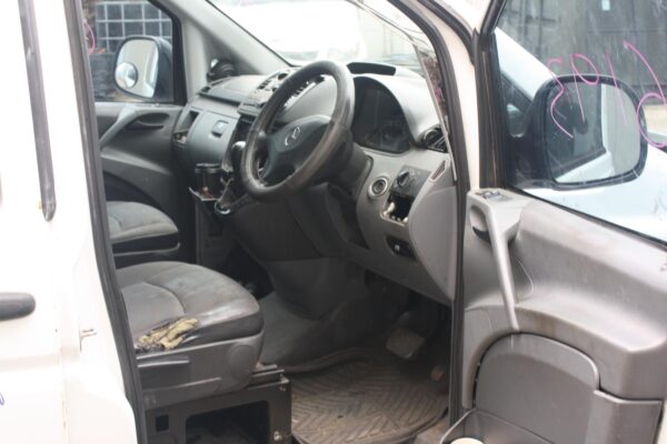 MERCEDES BENZ VITO 05/2004-01/2011 RIGHT FRONT DOOR ECU - Image 32