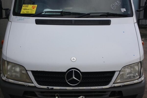 MERCEDES BENZ SPRINTER 02/1998-10/2006 FRONT PANEL RIGHT HEADLIGHT SURROUND - Image 36