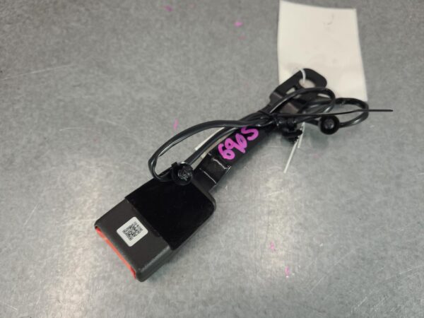 LDV DELIVER 9 07/2020-2024 RIGHT FRONT SEAT BELT STALK ONLY - Image 3