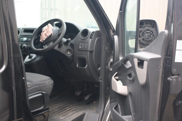 RENAULT MASTER X62 09/2011-ON UPPER LEFT FRONT DOOR HINGE/RUNNER - Image 44