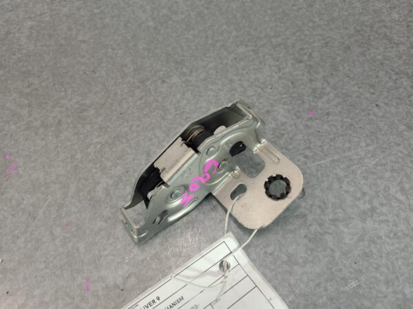 LDV DELIVER 9 07/2020-2024 LOCK MECHANISM RIGHT BARN DOOR UPPER - Image 13