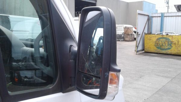 MERCEDES BENZ SPRINTER 10/2006-04/2018 RIGHT BLIND SPOT SENSOR & BRACKET - Image 19