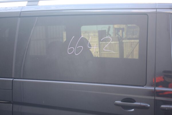 MERCEDES BENZ VIANO 03/2011-12/2014 DOOR TRIM RIGHT REAR LEATHER BLACK - Image 23