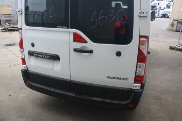 RENAULT MASTER X62 09/2011-08/2020 LEFT FRONT BUMPER FOGLAMP - Image 4