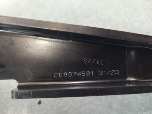 LDV DELIVER 9 07/2020-2024 LOWER LEFT SLIDING DOOR RUNNER - Image 4