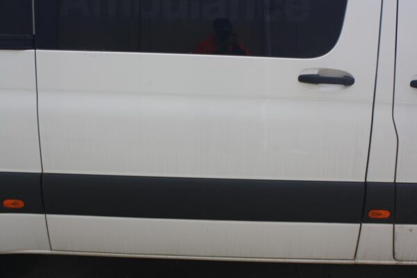 MERCEDES BENZ SPRINTER VS30 05/2018-2024 RIGHT REAR SLIDING DOOR WITH GLASS - Image 8