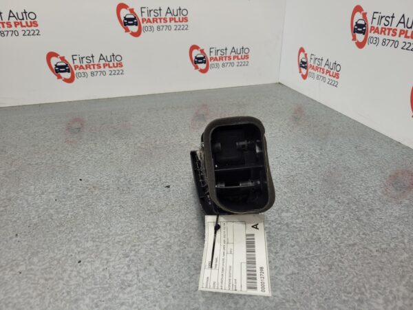 MERCEDES BENZ VIANO 639 03/2011-12/2014 TRIM PANEL AIR VENTS ON DASH LEFT - Image 2