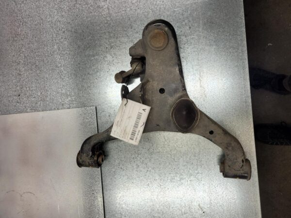 NISSAN NAVARA NP300 12/2020-2024 RIGHT FRONT LOWER CONTROL ARM - Image 3