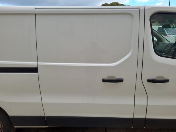 RENAULT TRAFIC X82 01/2015-ON RIGHT REAR DOOR MOULD LONG WHEELBASE - Image 11