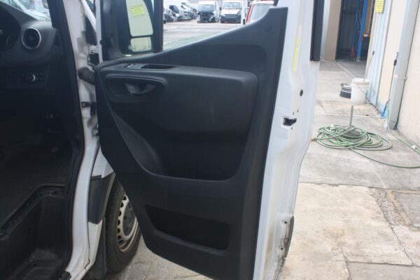 MERCEDES BENZ SPRINTER VS30 05/2018-2024 RIGHT REAR SLIDING DOOR WITH GLASS - Image 11