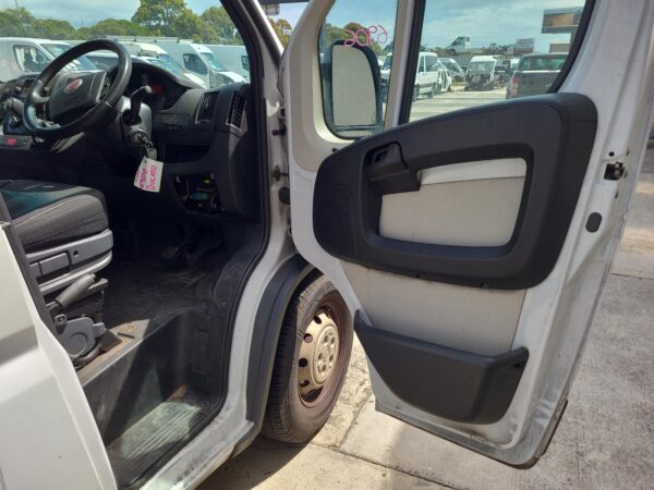 FIAT DUCATO 11/2006-2024 RIGHT FRONT 1/4 DOOR GLASS VAN - Image 11