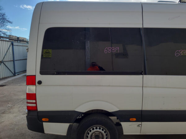 MERCEDES BENZ SPRINTER 10/2006-04/2018 UPPER RIGHT SLIDING DOOR ROLLER VAN - Image 34