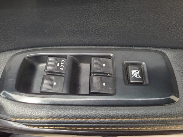 FORD RANGER PX 06/2011-04/2022 RIGHT FRONT DOOR WINDOW DUAL CAB TEMPERED TYPE - Image 40