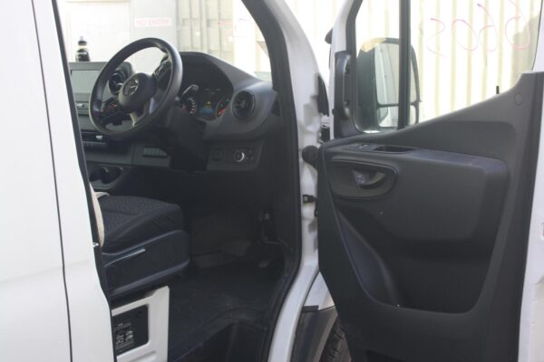 MERCEDES BENZ SPRINTER VS30 05/2018-2024 LEFT FRONT DOOR MOULDING - Image 12