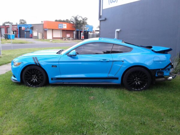 FORD MUSTANG S550 08/2015-04/2023 LEFT WINDOW MOULD - Image 5