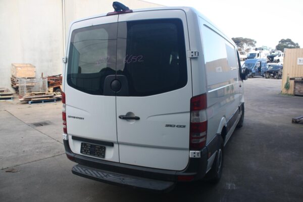 MERCEDES BENZ SPRINTER 10/2006-04/2018 FRONT LEAF SPRING VAN - Image 4