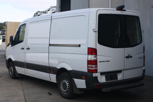 MERCEDES BENZ SPRINTER 10/2006-04/2018 FRONT LEAF SPRING VAN - Image 3