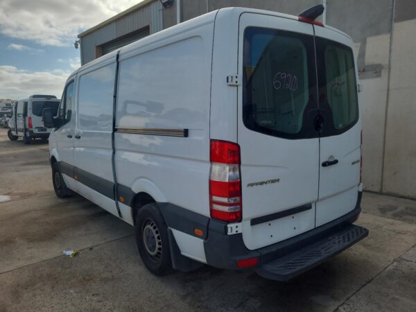 MERCEDES BENZ SPRINTER NCV3 10/2006-04/2018 RIGHT REAR DOOR SHELL ONLY LOW ROOF - Image 25