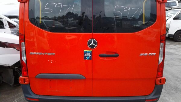 MERCEDES BENZ SPRINTER VS30 05/2018-2024 KEYLESS ENTRY CONTROL MODULE RECEIVER - Image 9