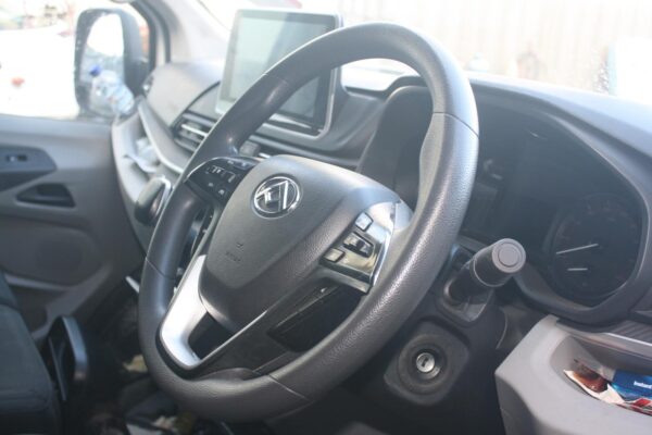 LDV DELIVER 9 07/2020-2024 UPPER LEFT SLIDING DOOR RUNNER - Image 21