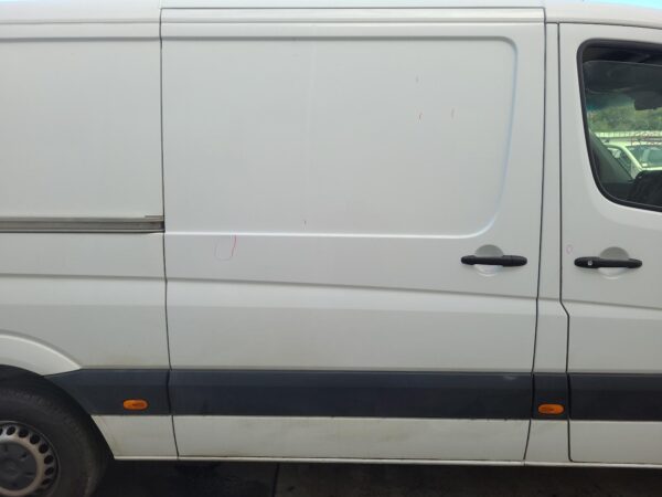MERCEDES BENZ SPRINTER NCV3 10/2006-04/2018 RIGHT REAR DOOR SHELL ONLY LOW ROOF - Image 11