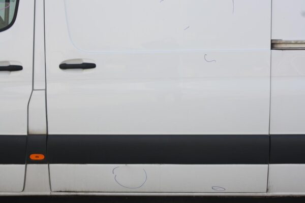 MERCEDES BENZ SPRINTER VS30 05/2018-2024 LEFT FRONT DOOR MOULDING - Image 10