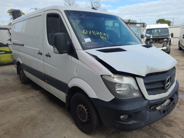 MERCEDES BENZ SPRINTER NCV3 10/2006-04/2018 RIGHT REAR DOOR SHELL ONLY LOW ROOF - Image 30
